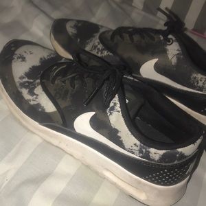 Nike women’s air max thea